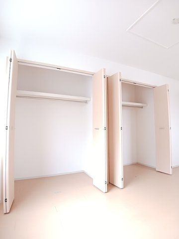 メゾン　ド　エトワールの収納