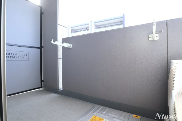 【バルコニー】 | プレサンス千種アイル | 外からの目が気にならないバルコニーで洗濯物が干せます