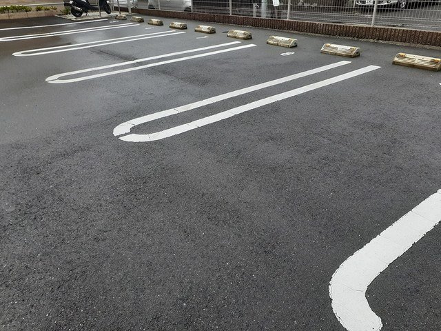 ネオ　トークの駐車場