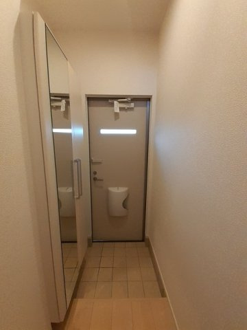 ネオ　トークの玄関