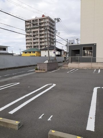ルーチェ　大宮の駐車場
