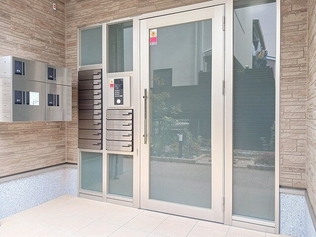 キャスロック北花田のエントランス