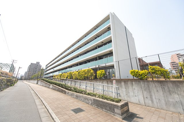 フェールメゾン西大島の外観