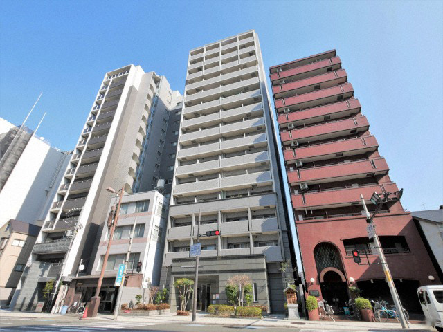 アーバンフラッツ上町の外観