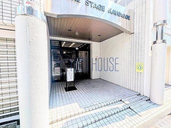 モアステージ川越のエントランス