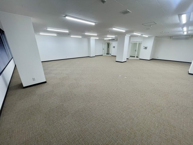ＫＡＭＥＤＡビルの居間・リビング