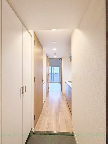 プレサンス丸の内雅風の玄関