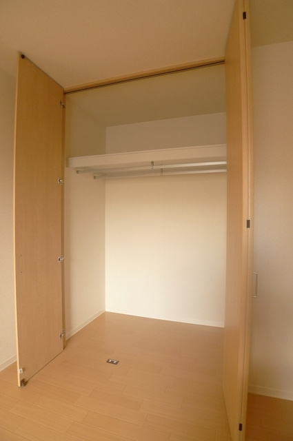 流山市おおたかの森南２丁目の賃貸マンションの収納