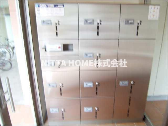 ＬＯＴＵＳ南浜のその他共用部分|宅配ＢＯＸがついていて荷物の受け取りに便利です◎