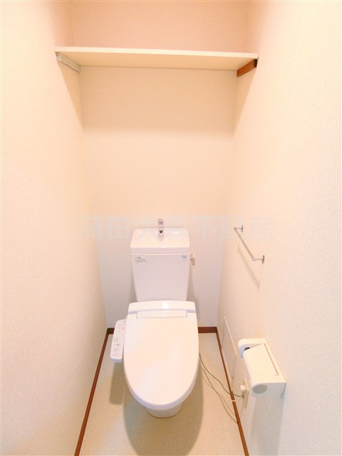 メゾンニトウB館のトイレ|トイレ　温水洗浄便座付き
