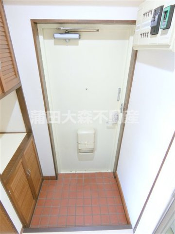 メゾンニトウB館の玄関