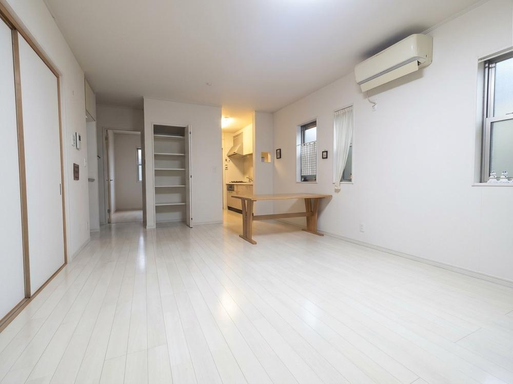 長尾元町4丁目　中古一戸建ての居間・リビング|LDK
■物件内覧・資金計画相談・住宅ローン相談、リフォーム相談、お問合せ受付中■
※当日・翌日のご内覧、ご相談はお電話でのお問合せがスムーズです！