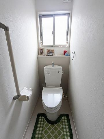 長尾元町4丁目　中古一戸建てのトイレ|■物件内覧・資金計画相談・住宅ローン相談、リフォーム相談、お問合せ受付中■
※当日・翌日のご内覧、ご相談はお電話でのお問合せがスムーズです！