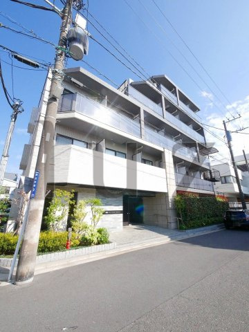ガーラステーション横浜大口の外観
