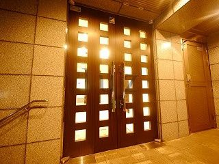 ガーラステーション横濱桜木町のエントランス