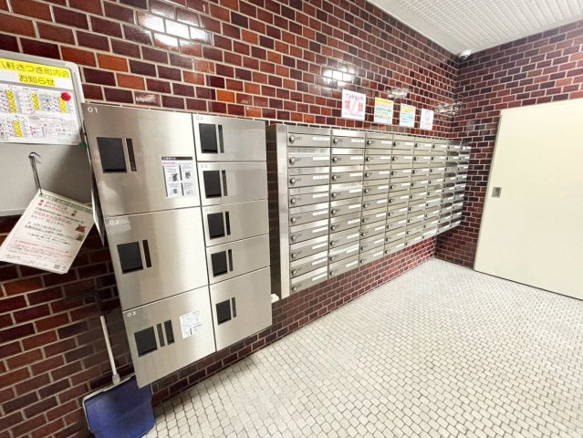 琴似Ａコープマンションの設備|宅配ボックスを完備しており、外出時の荷物の受け取りにも便利です