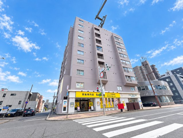 琴似Ａコープマンションの外観|JR「琴似」駅徒歩4分の好立地。駅近の利便性と落ち着いた住環境を兼ね備えたマンション