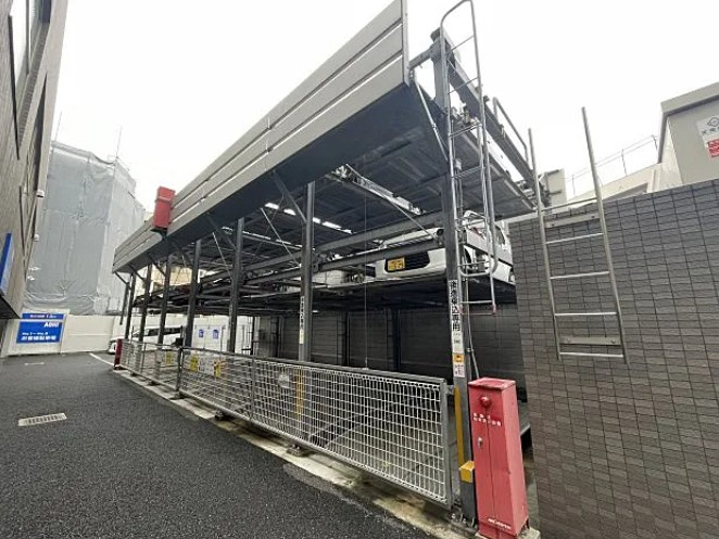 KJ新板橋の駐車場