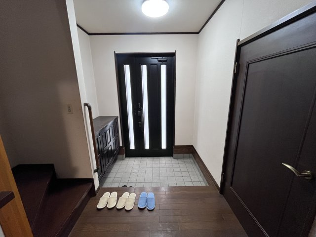 南区東雲本町1丁目中古戸建の玄関