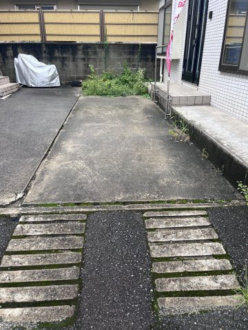 南区東雲本町1丁目中古戸建の駐車場