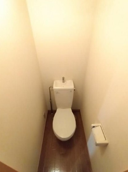 渋谷区本町２丁目のアパートのトイレ
