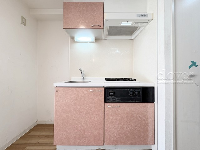 【現況写真】 | メインステージ南麻布Ⅱ | マンションの入り口に掲げられた、建物名称の表示部分。不動産業界ではこれを「館銘板」と呼びます。～即日のご見学可能～　お問合せはお気軽にどうぞ。
