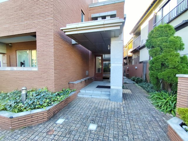 JEWEL COURT C棟のエントランス