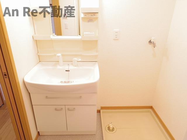 川口市戸塚東３丁目の賃貸マンションの洗面所