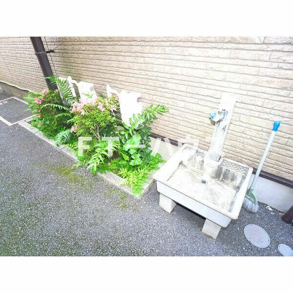 エスカーラ真間の庭