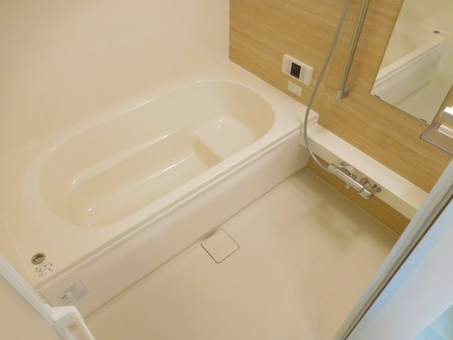 高槻市宮之川原１丁目のアパートの浴室