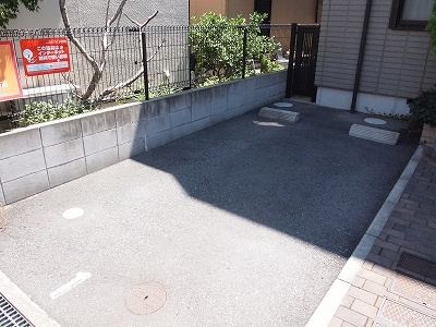 【駐車場】