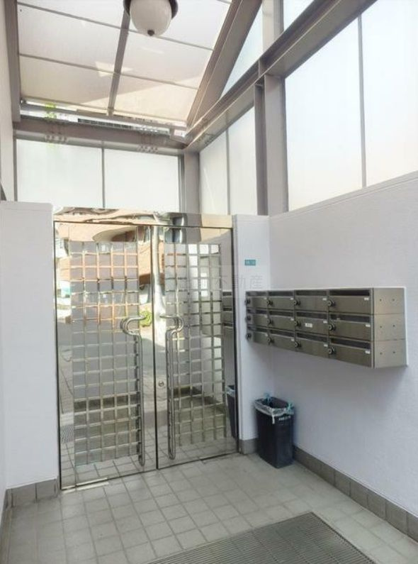 豊島区高松１丁目の賃貸マンションのエントランス
