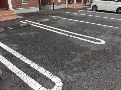 【駐車場】 | カーサ　チェーロ　ブル　Ⅱ | 駐車場完備です