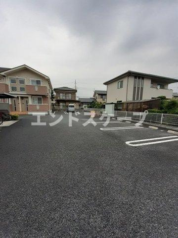 エアリーⅠの駐車場|高崎、前橋のお部屋探しはエンドスケープまで！お客様の理想お聞かせ下さい♪