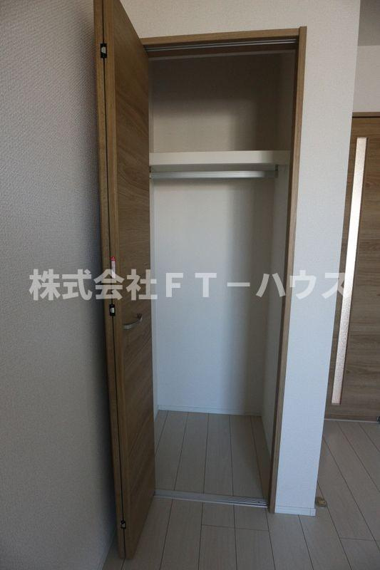 フラットフィールド市川の玄関