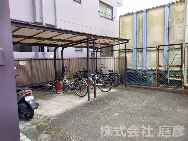 【駐輪場】の画像