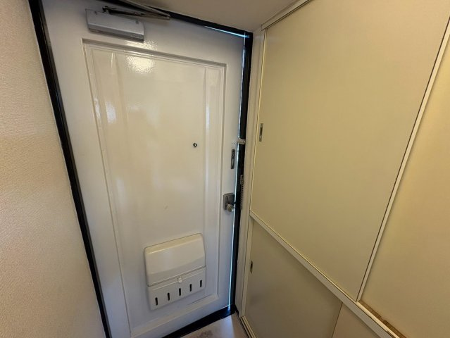 ラフォーレ菱屋西IIの玄関