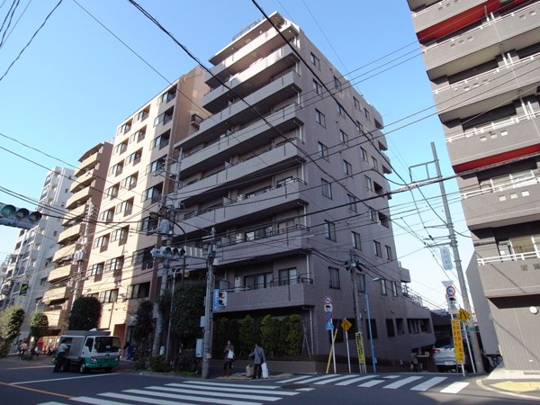 スヴェニール早稲田夏目坂の外観|平成１３年築・オートロック＆宅配ボックス付きマンション、スヴェニール早稲田夏目坂は即日現地案内可能となっておりますので、お気軽にお問い合わせください！