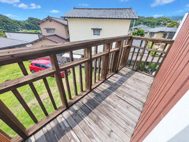 西鞘ヶ谷町14番15号（C-8）のバルコニー