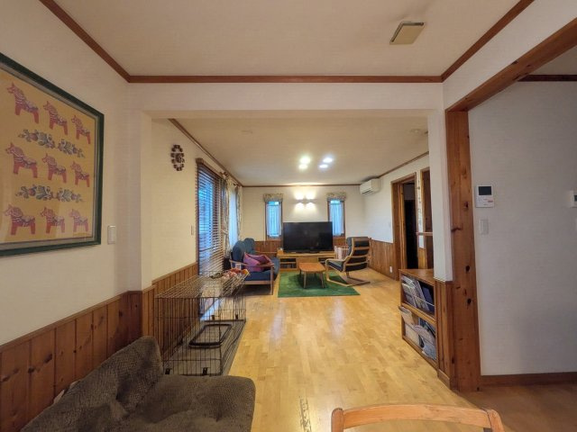 西鞘ヶ谷町14番15号（C-8）の居間・リビング