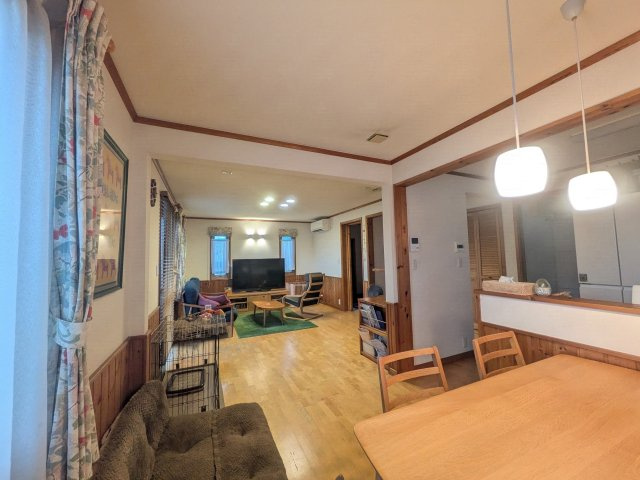 西鞘ヶ谷町14番15号（C-8）の居間・リビング