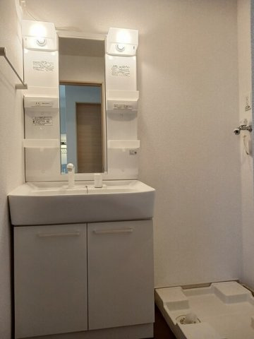 アルモニーの洗面所|明るい洗面所です