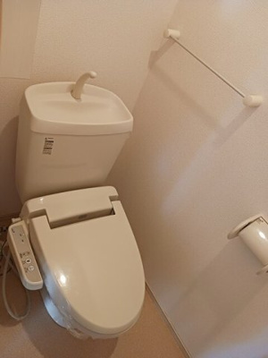【トイレ】 | アルモニー | ゆったりとした空間のトイレです