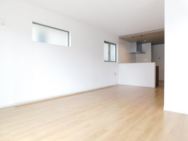 名古屋市中村区日ノ宮町４丁目の新築一戸建の居間・リビング|◇リビング◇　　南面で明るいリビング１７．４帖　三面採光の開放感のあるリビング♪