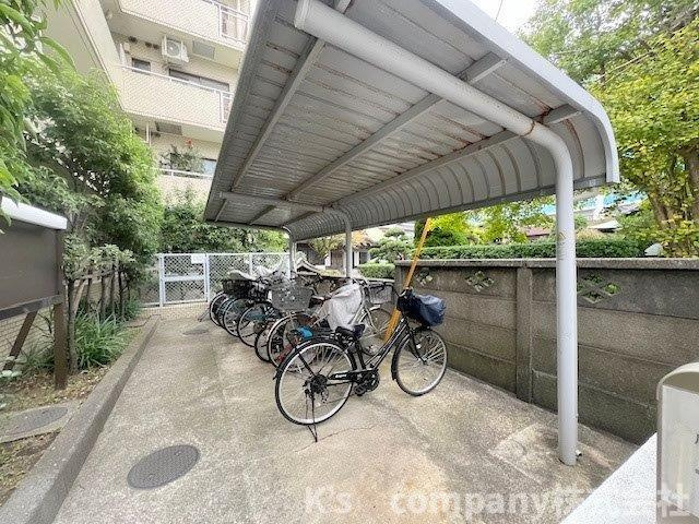 茅ヶ崎市十間坂1丁目　シャルマンコーポ茅ヶ崎第2　の駐輪場|駐輪スペース◇