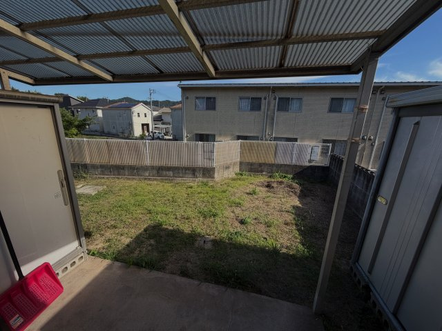里見平家貸戸建の庭