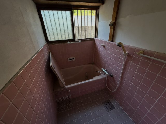里見平家貸戸建の浴室