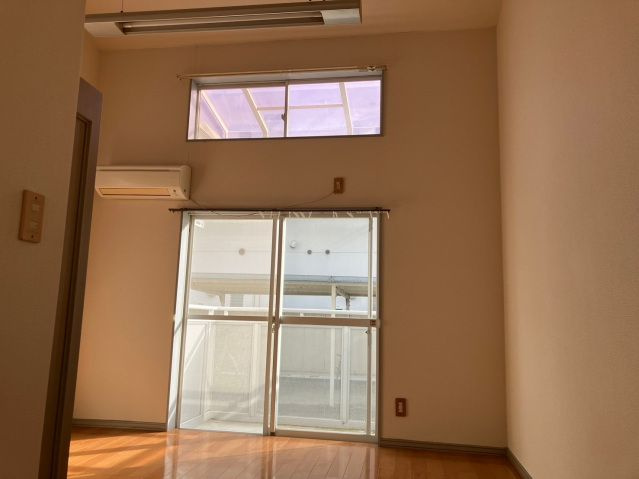 フローラ泉町Ｃの居間・リビング