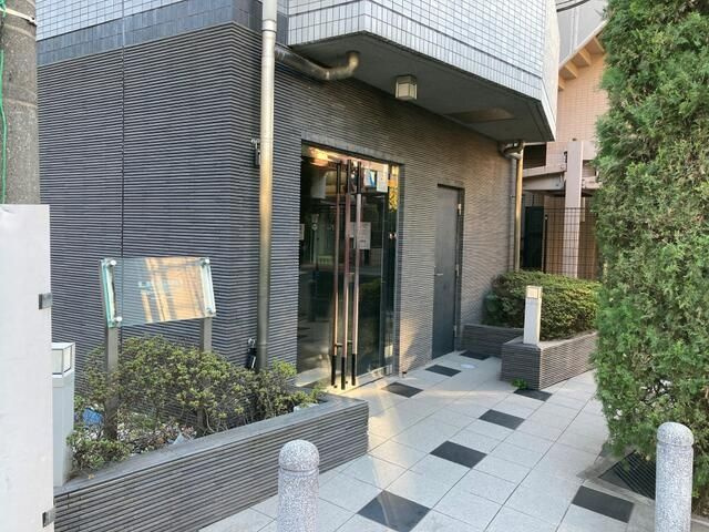 板橋区宮本町の賃貸マンションのエントランス