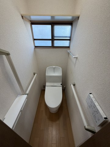 魚住戸建てのトイレ